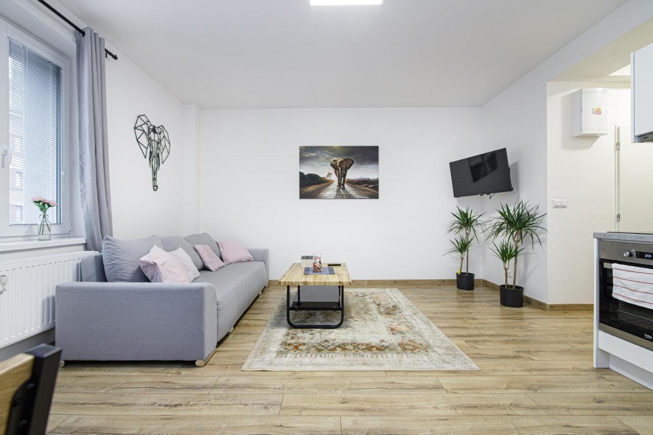Apartment Hotel Stud Mb Острава Екстер'єр фото